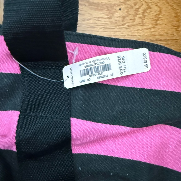 Victoria’s Secret Expandable Weekender Duffle Bag NWT - Picture 3 of 5